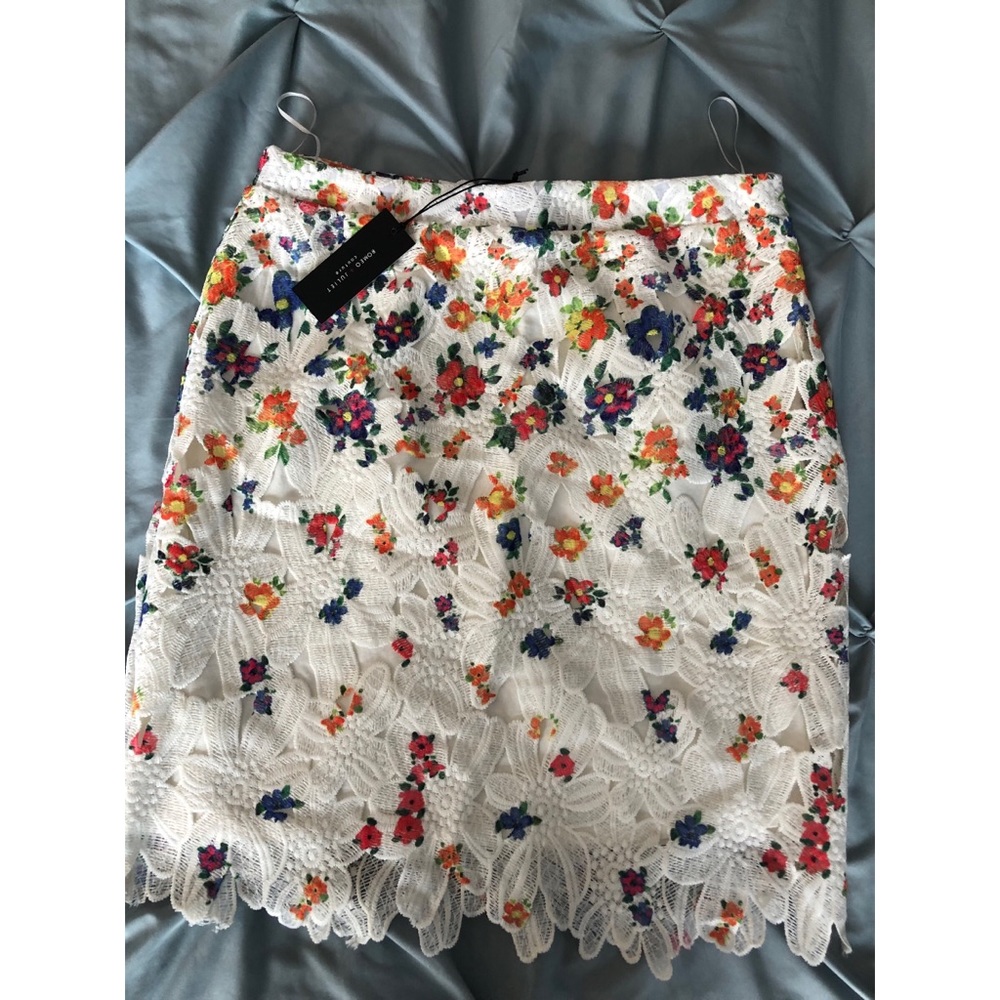 NWT Romeo &Juliet couture summer lace skirt